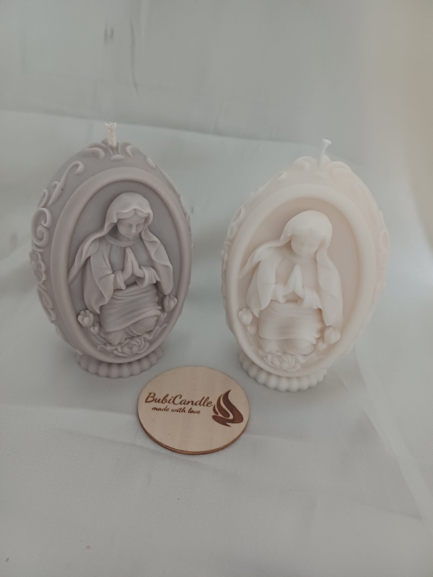 Heilige Maria im Osterei