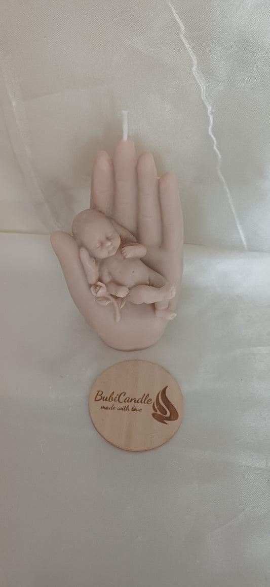 Baby in der Hand